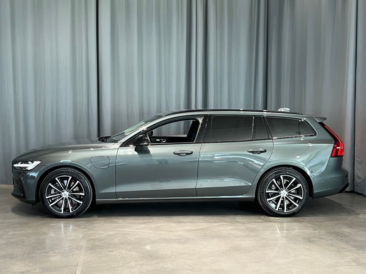 Volvo V60 T6 Plus Dark Nordic Edition 2026, bild 2/10