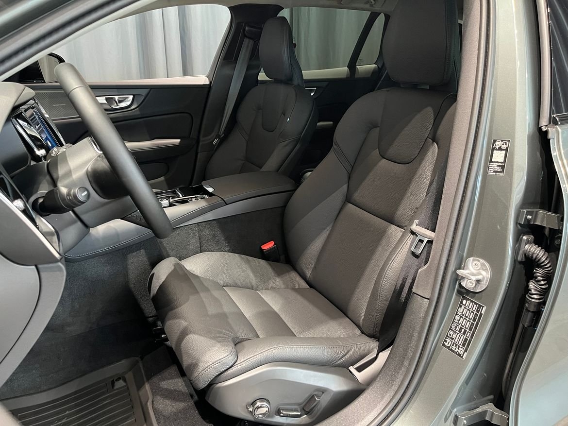 Volvo V60 T6 Plus Dark Nordic Edition 2026, bild 7/10
