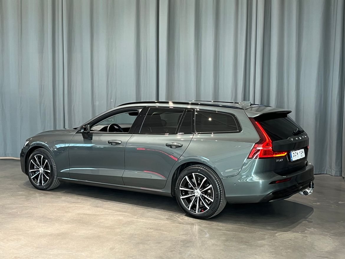 Volvo V60 T6 Plus Dark Nordic Edition 2026, bild 3/10