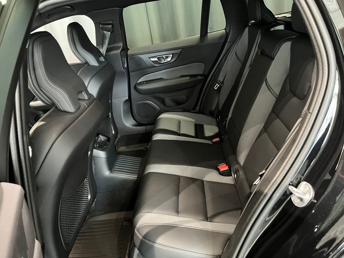 Volvo V60 T6 Plus Dark Nordic Edition 2026, bild 6/7