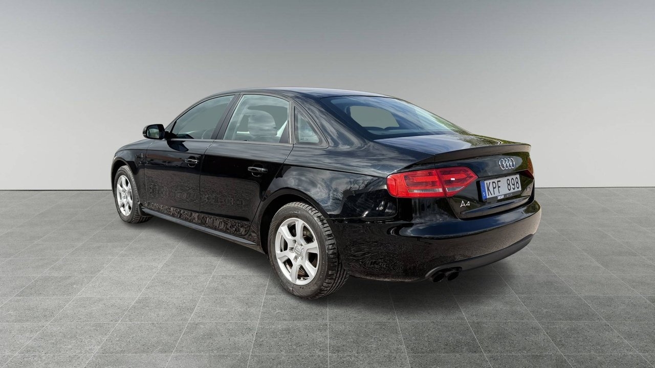 Audi A4 2010, photo 2/9