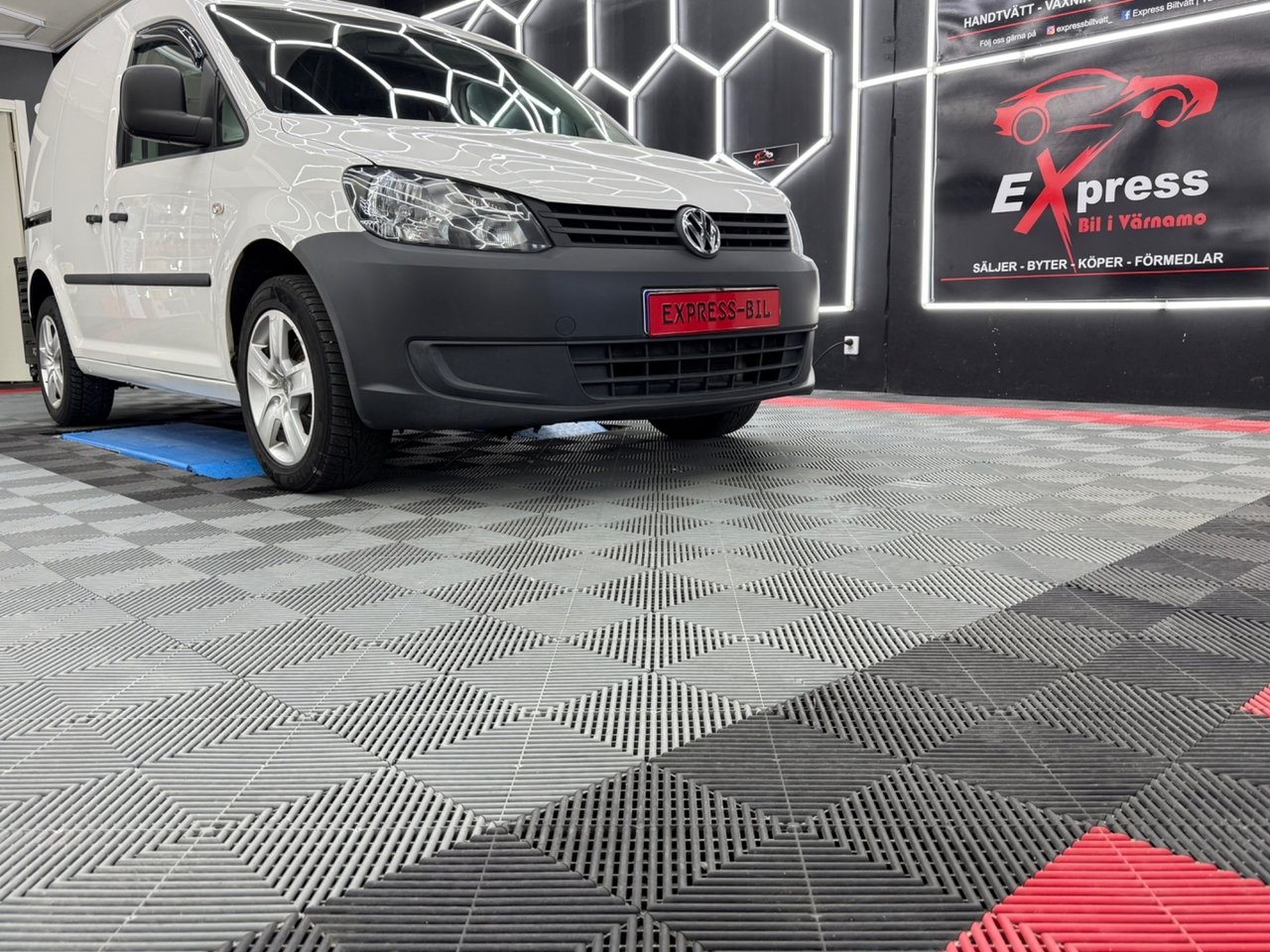 Volkswagen Caddy Skåpbil 1.6 TDI Euro 5 2012, kuva 2/11