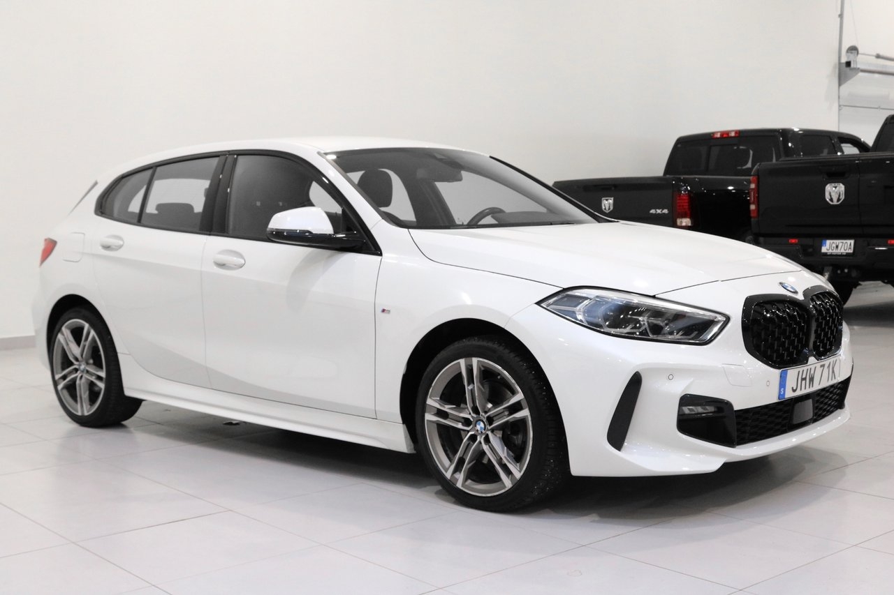 BMW 118 i Steptronic M-Sport / PDC 2022, kuva 2/10