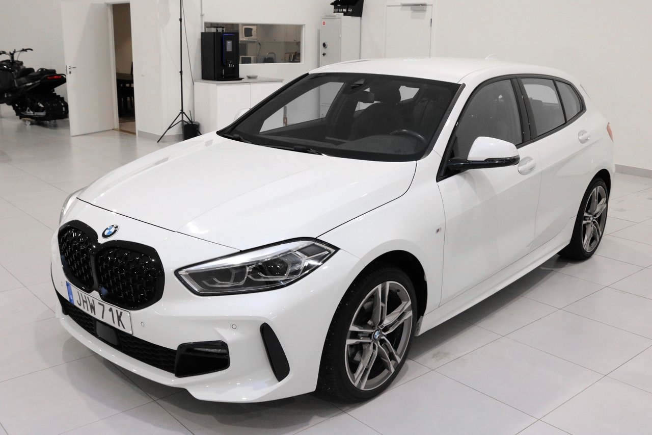 BMW 118 i Steptronic M-Sport / PDC 2022, kuva 7/10