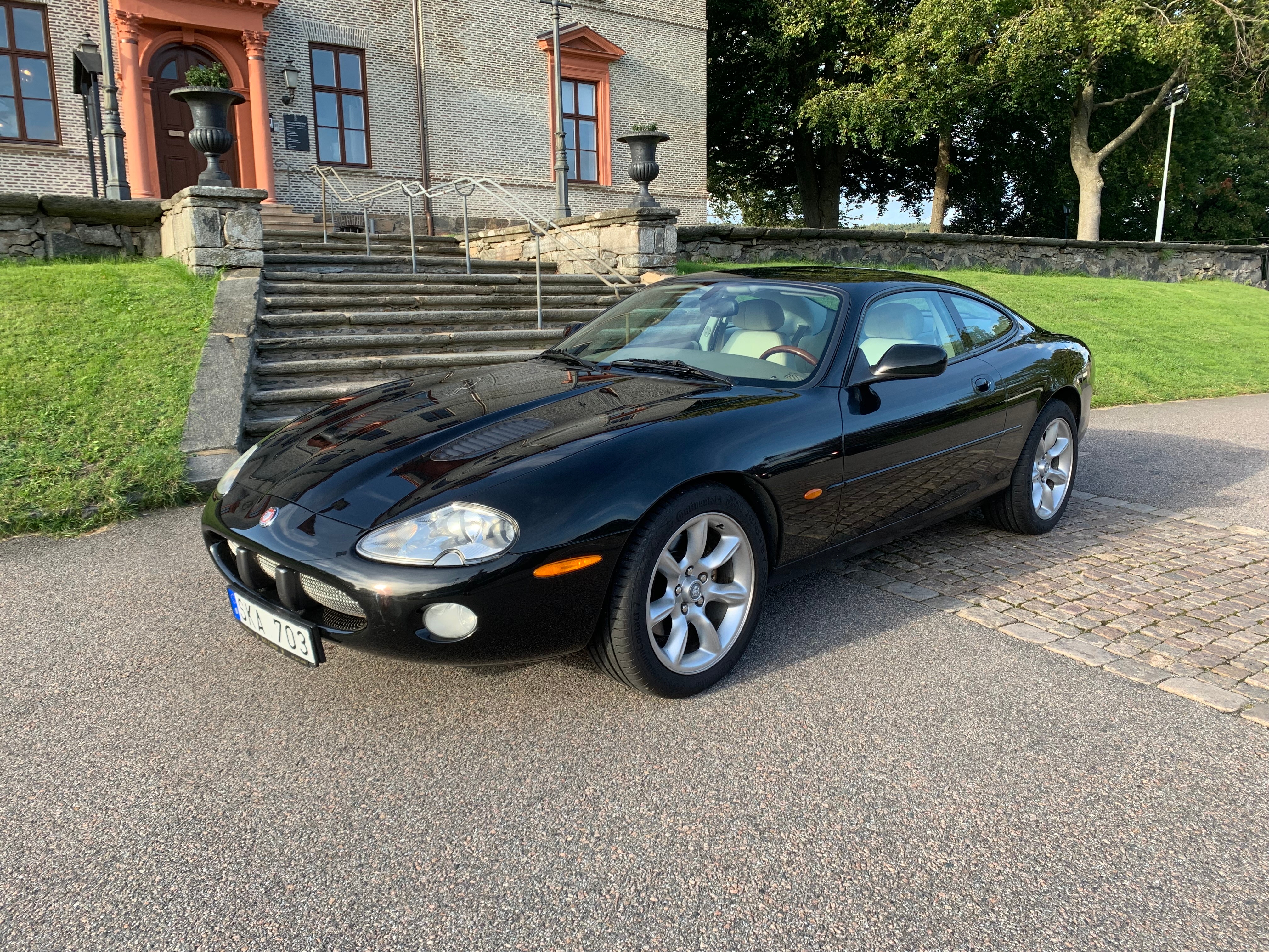 Jaguar XKR