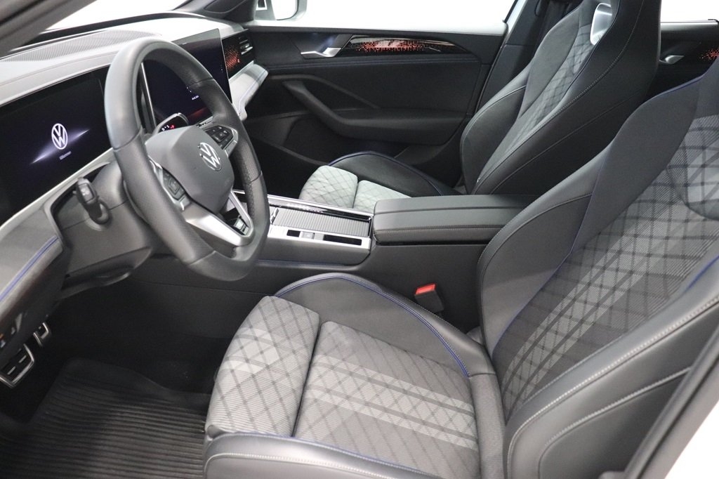 Volkswagen Passat 2025, bild 7/10