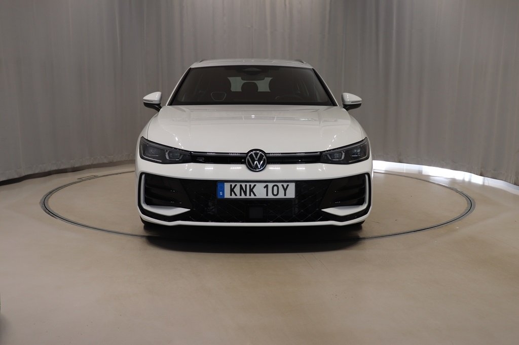 Volkswagen Passat 2025, bild 2/10