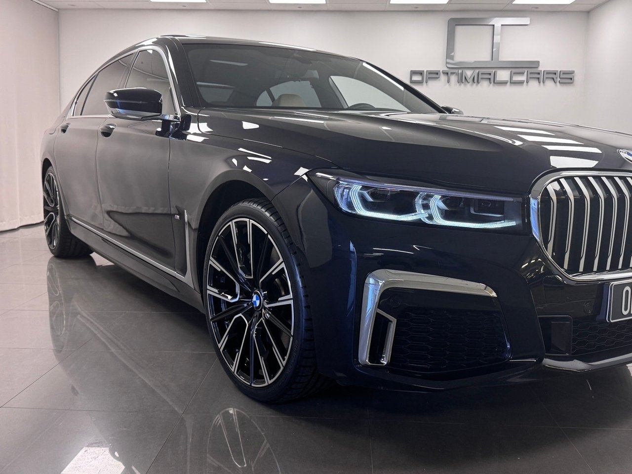 BMW 745 2020, bild 2/10
