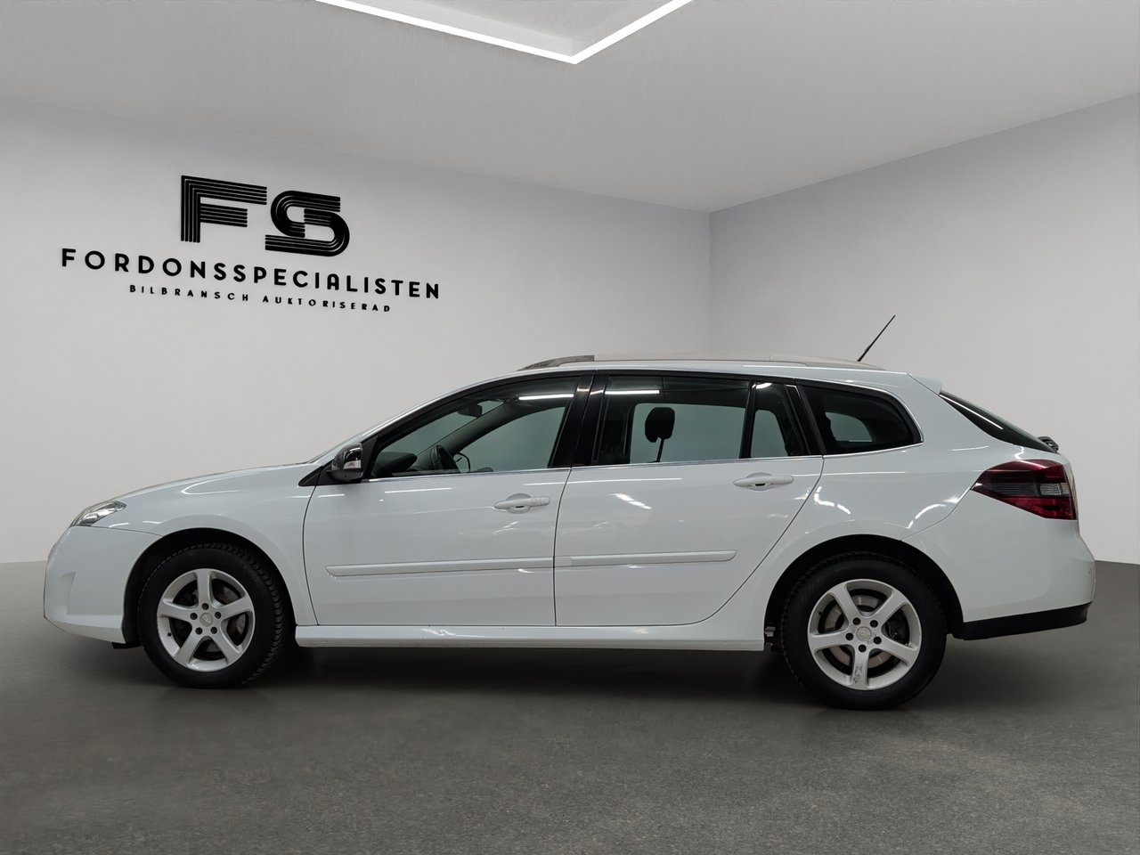 Renault Laguna 2011, kuva 7/29