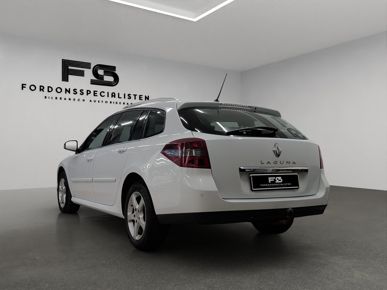 Renault Laguna 2011, kuva 6/29