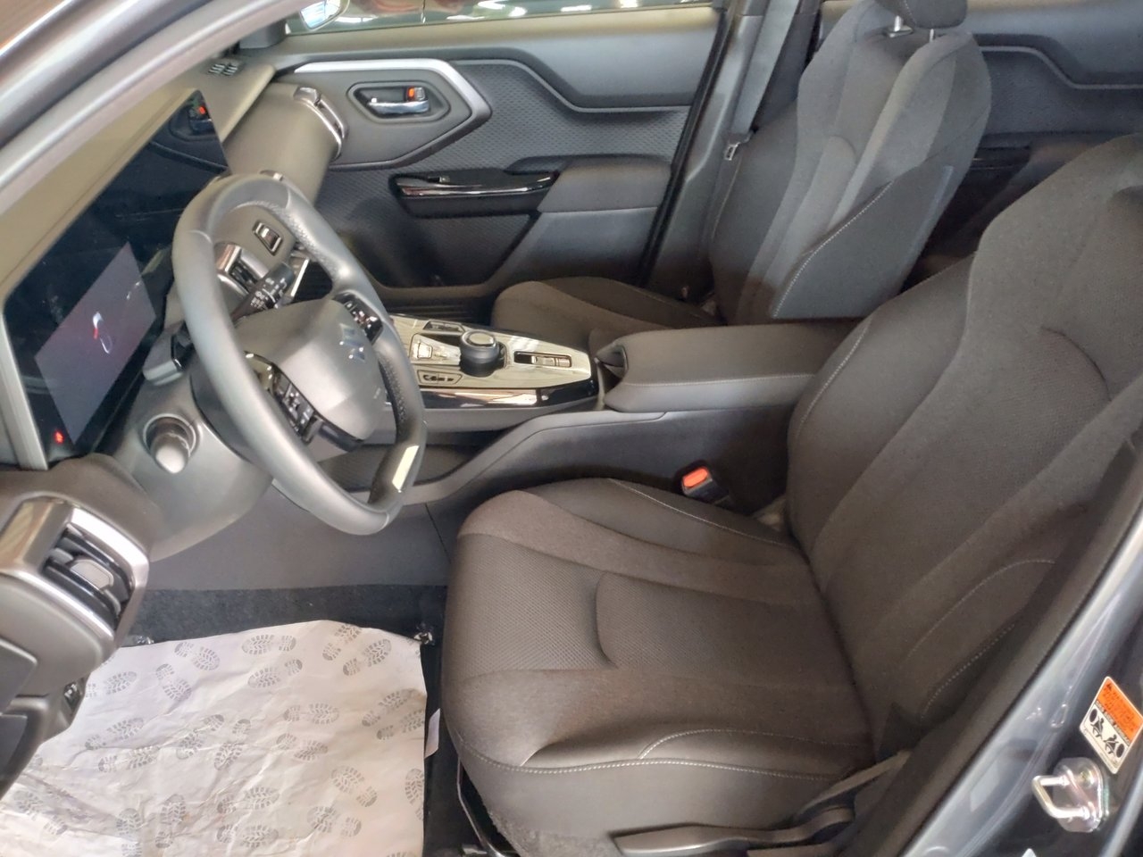 Suzuki eVitara 61 kWh 2WD Select 2026, bild 3/4