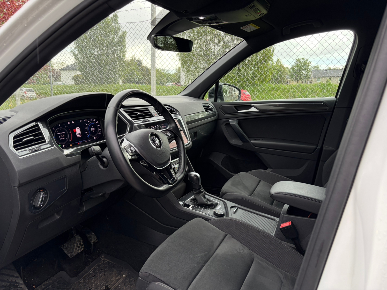 Volkswagen Tiguan 2020, photo 6/9