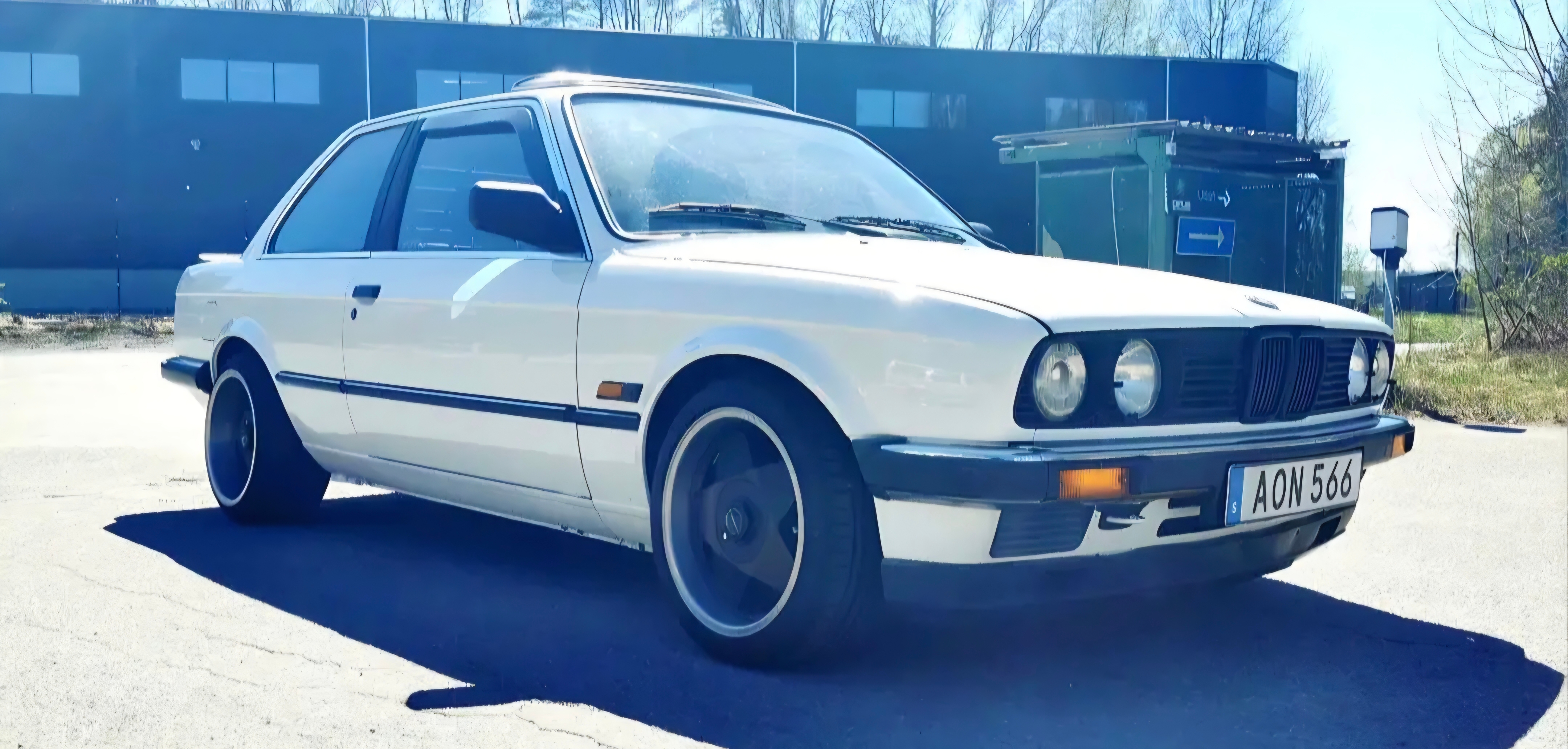 BMW 320 i 2,0 sedan coupe 2 dr 1985, photo 2/9