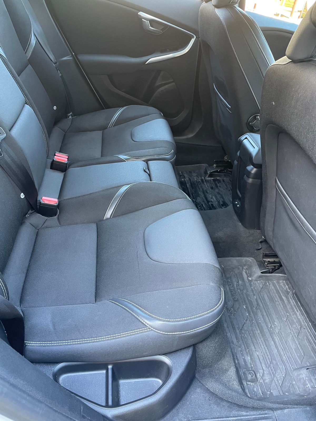 Volvo V40 D2 Manuell 2016, bild 2/9