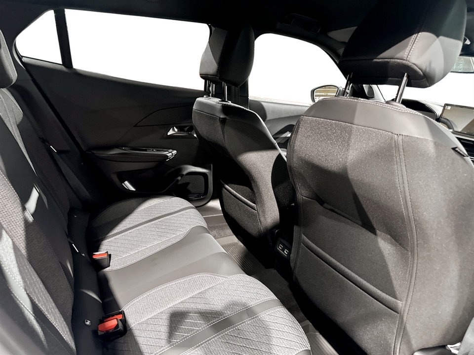 Peugeot 2008 Edition PureTech 100hk 2026, bild 6/13