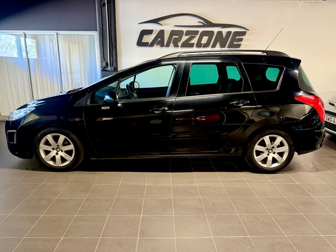 Peugeot 308 SW 1.6 e-HDi FAP Euro 5 2011, kuva 2/15