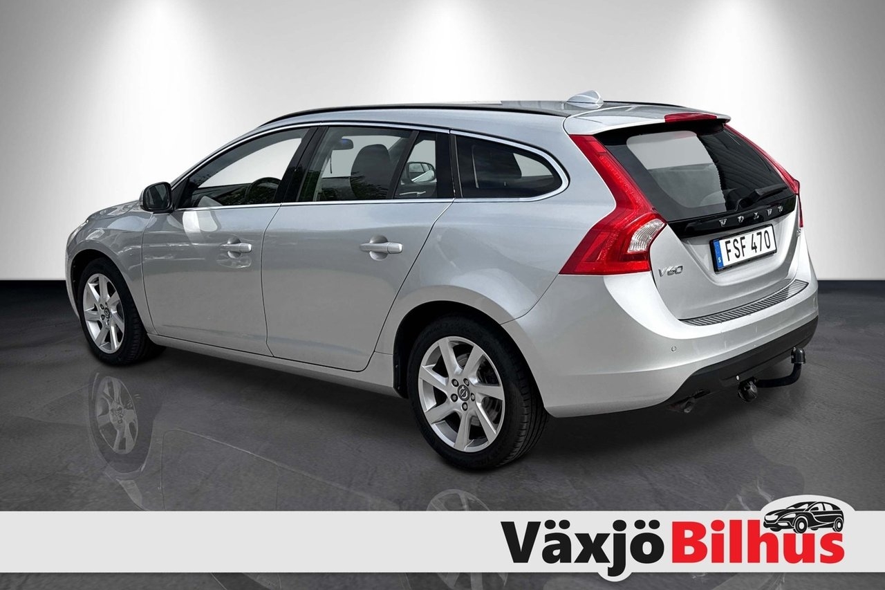 Volvo V60 D2 Powershift Momentum, 115HK 2013, bild 2/10