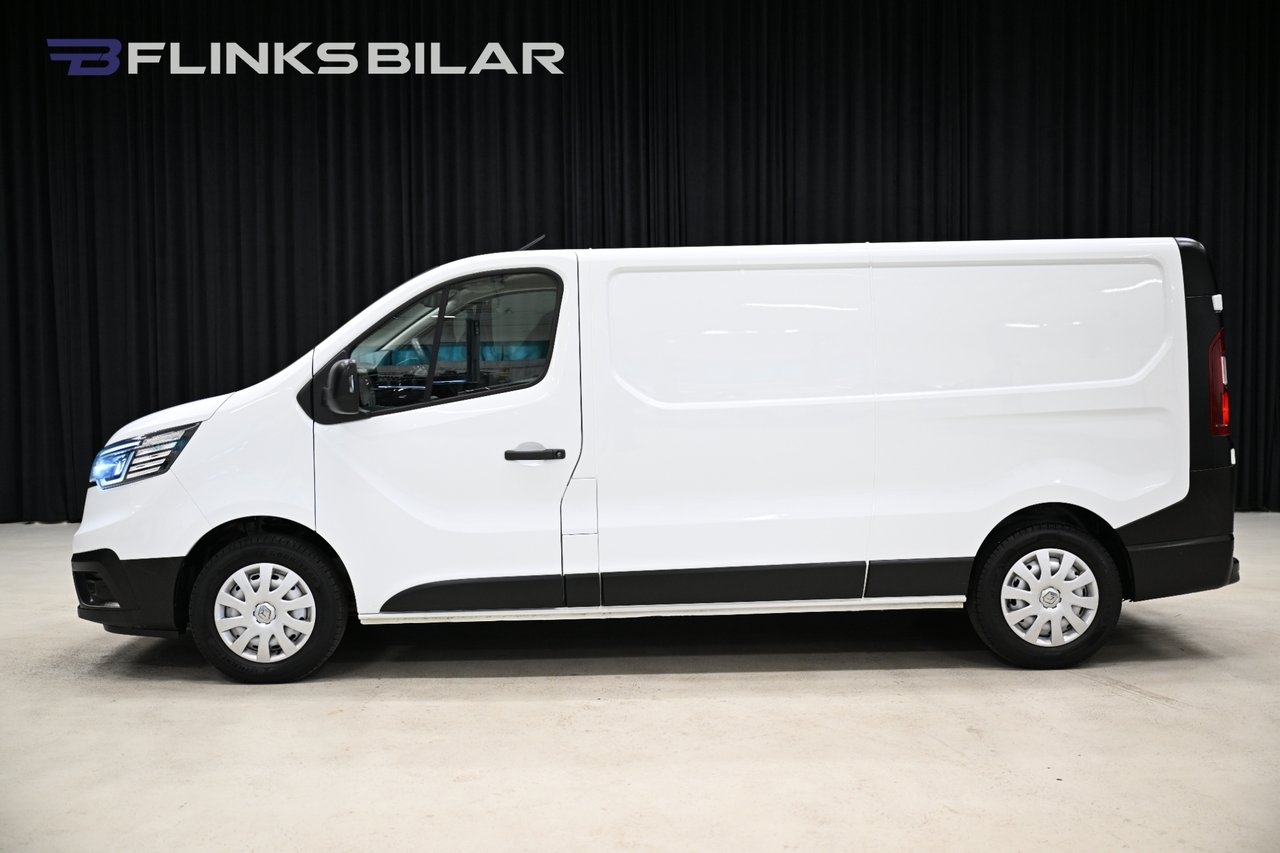 Renault Trafic dCi 150HK L2 Automat 2023, bild 2/26