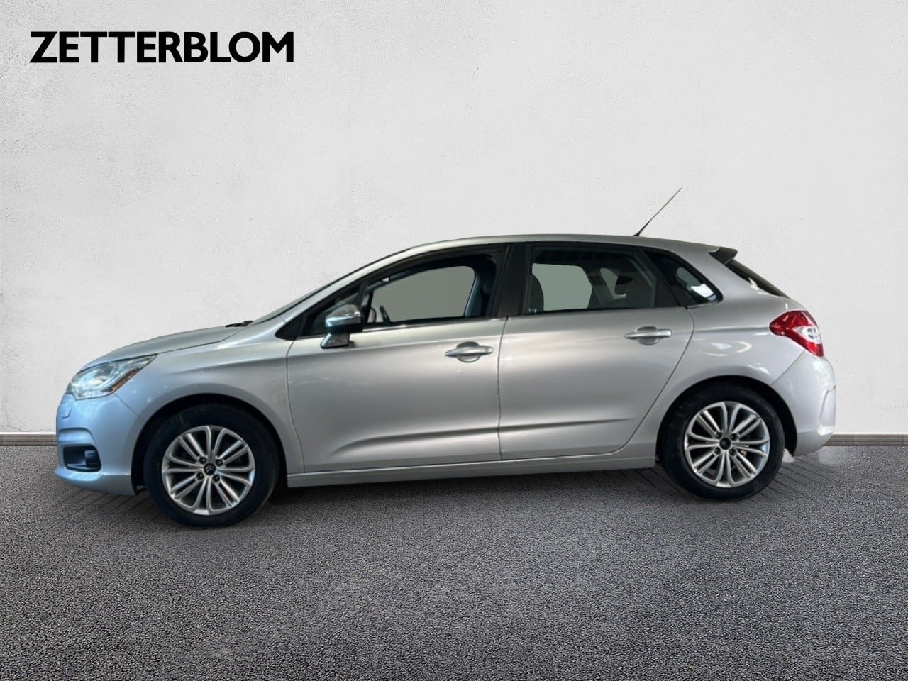 Citroen C4 1.6 HDi 114hk inkl Vhjul 2014, bild 2/10