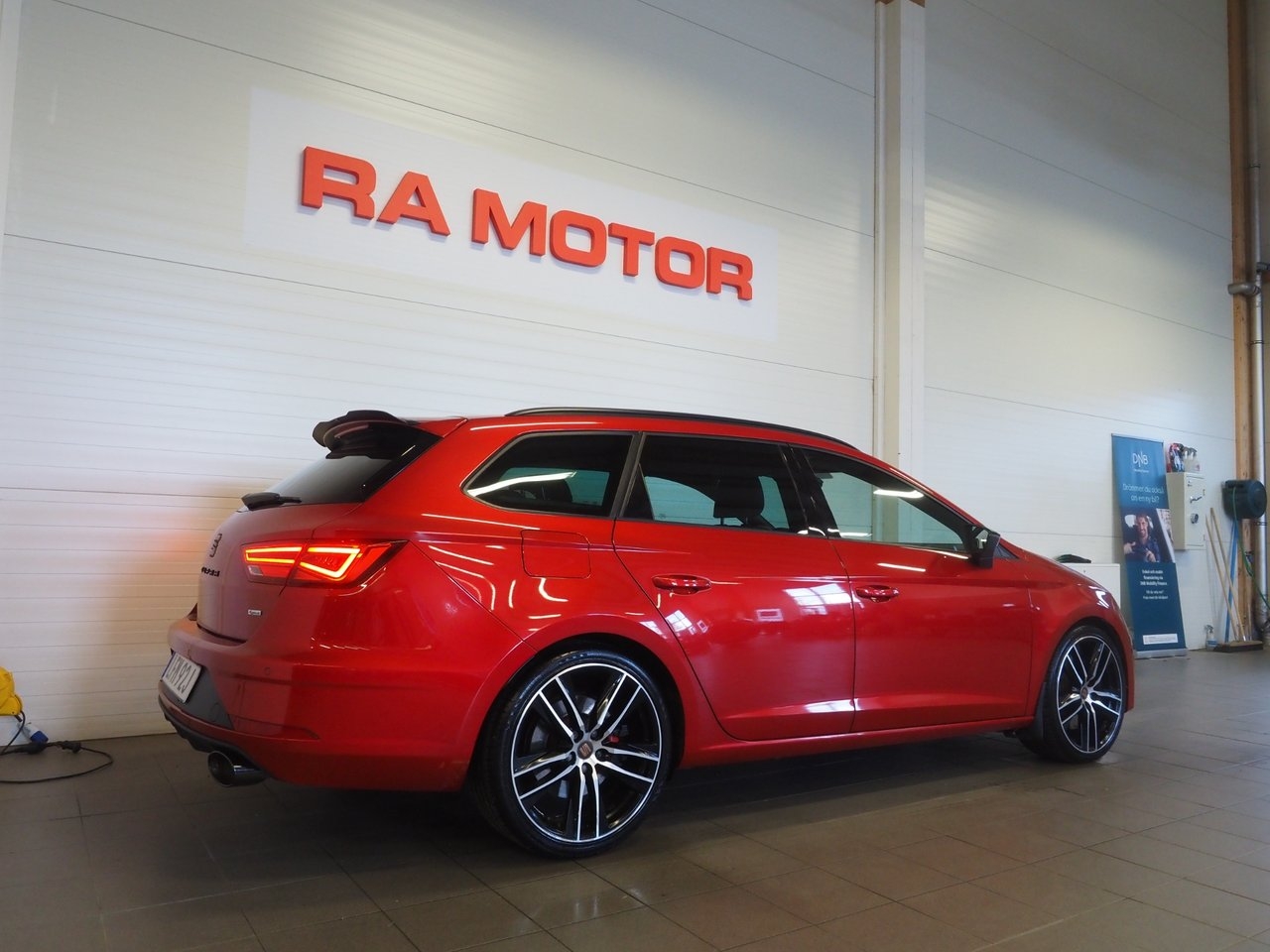 Seat Leon Cupra 2.0 TSI 4Drive 300hk 2019, bild 5/10