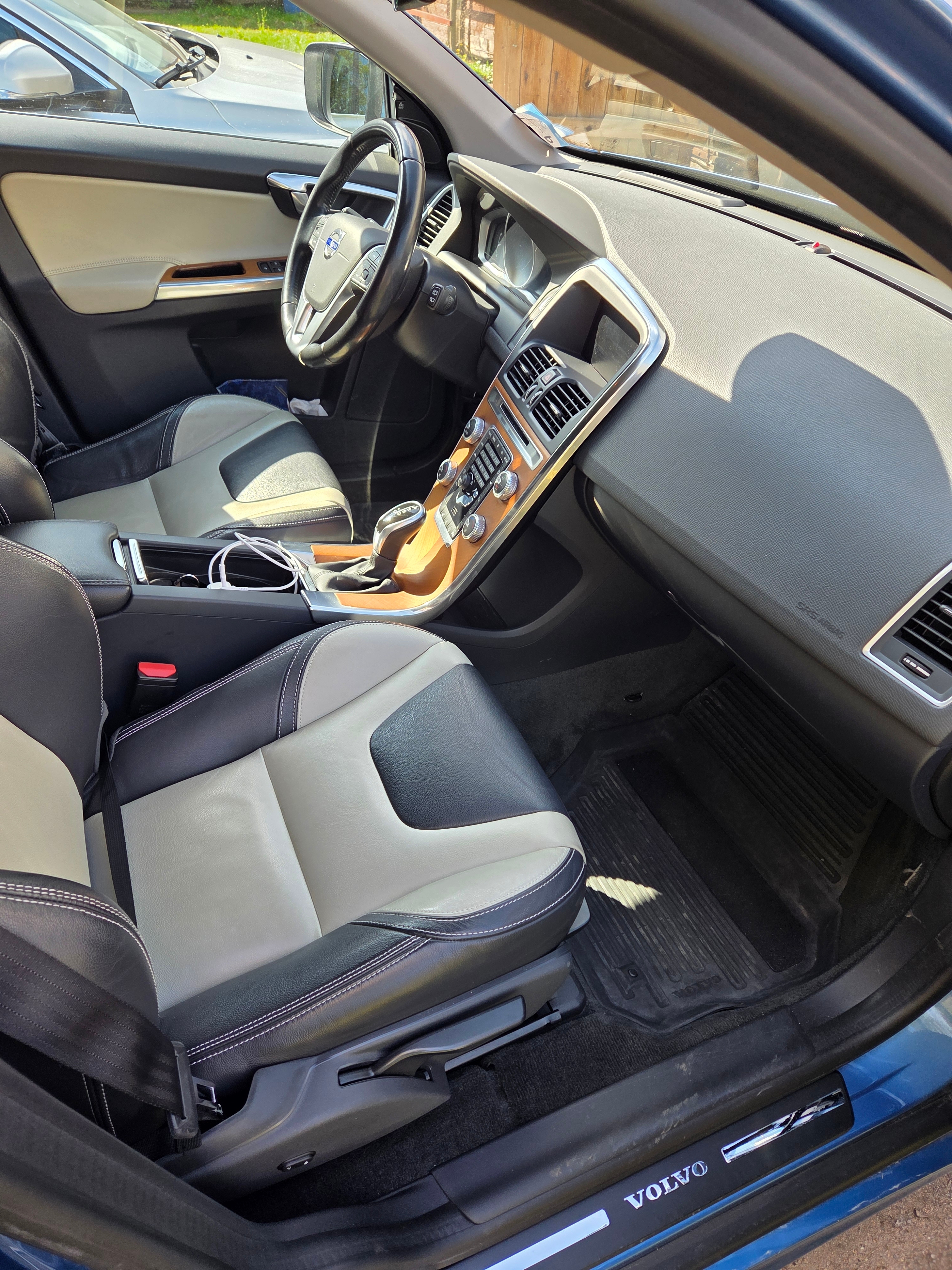 Volvo XC60 2017, kuva 6/9