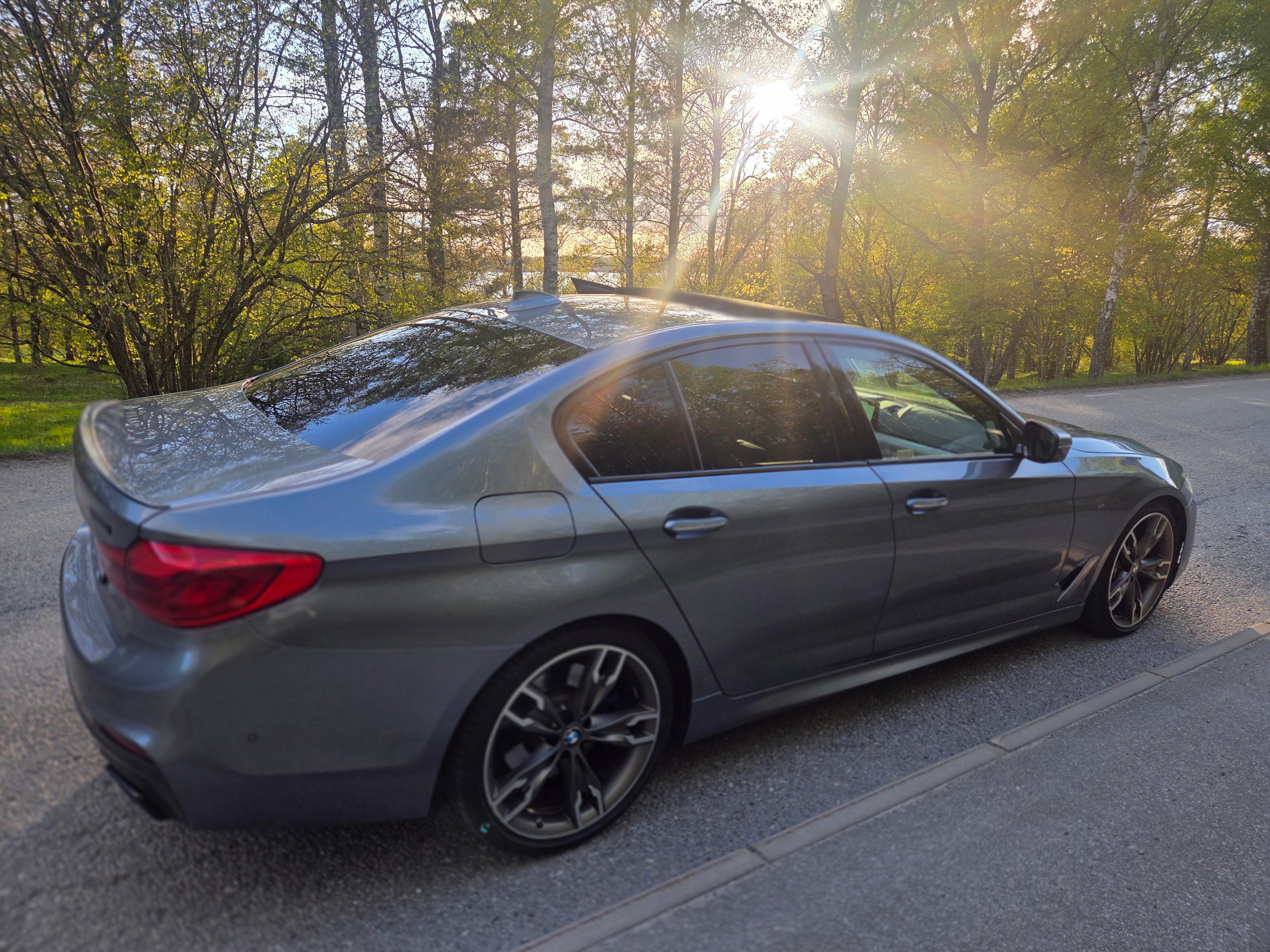BMW M550i 2018, bild 2/10
