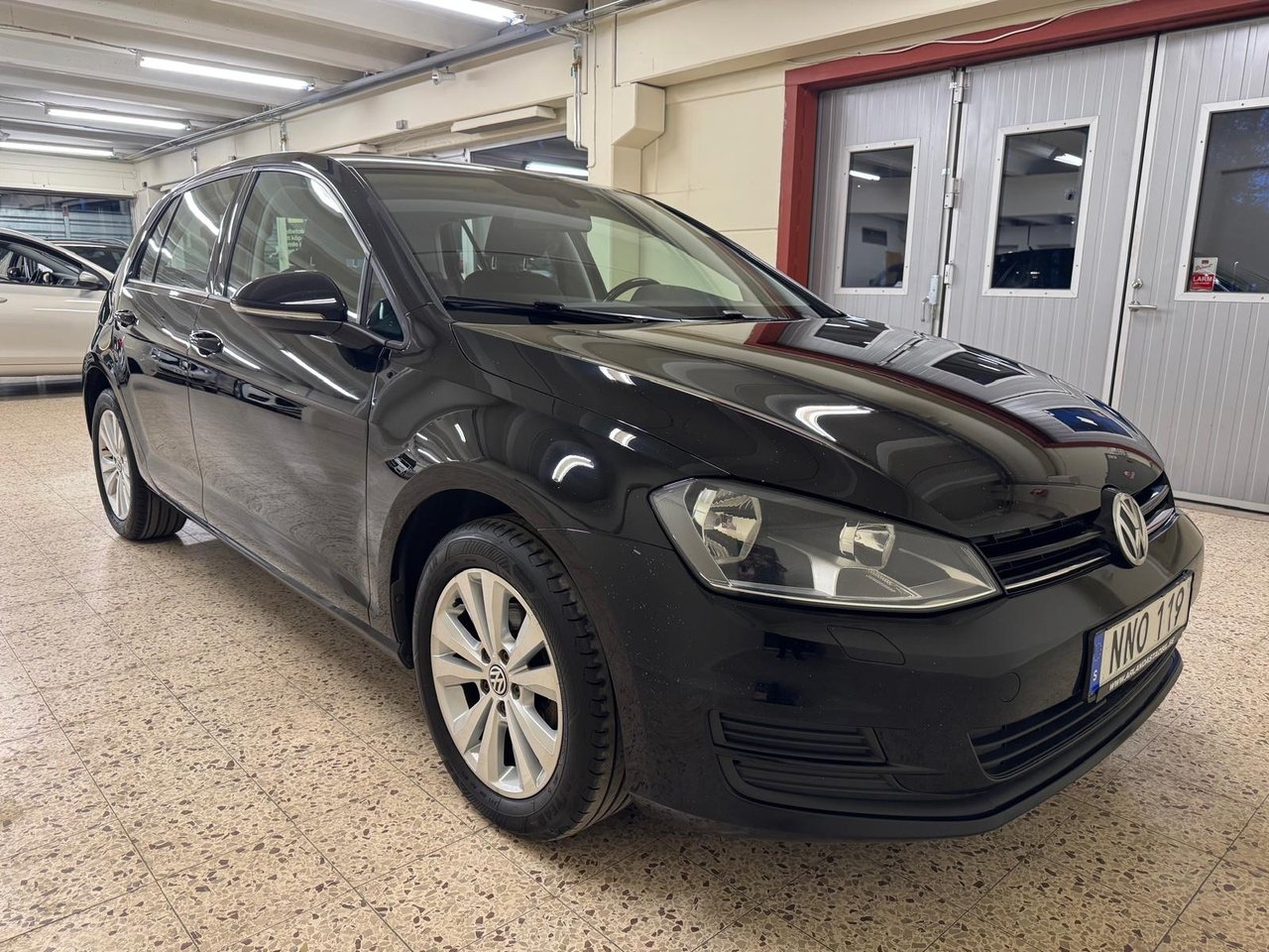 Volkswagen Golf 5-dörrar 1.2 TSI 110hk 2016, bild 2/12