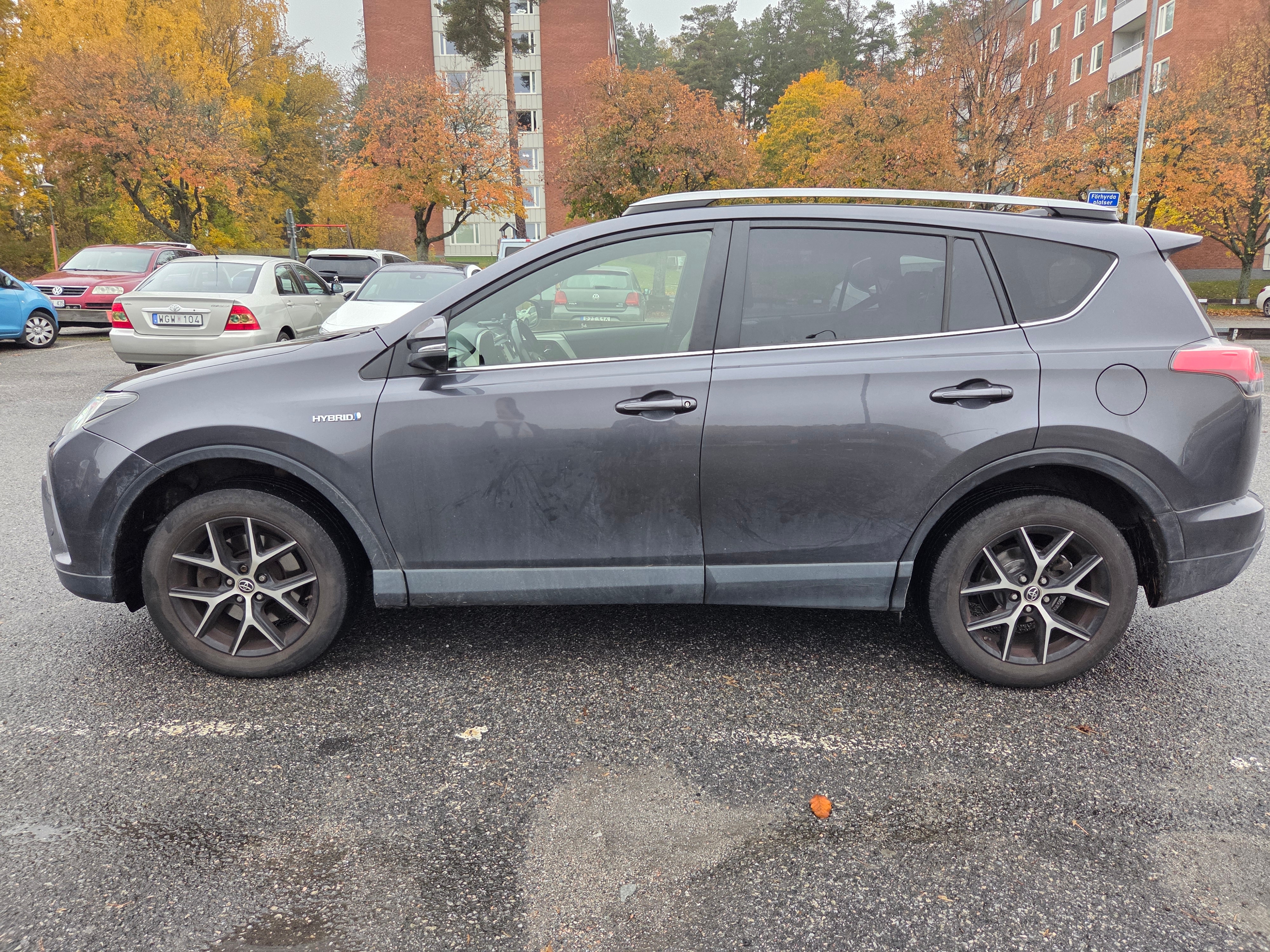 Toyota RAV4 Hybrid 2016, bild 6/10