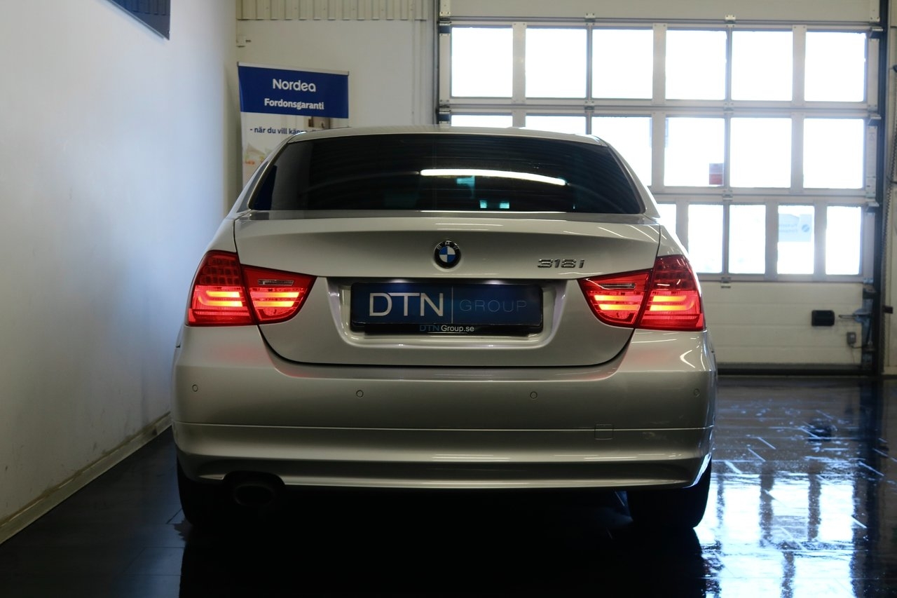BMW 318 2009, photo 4/19