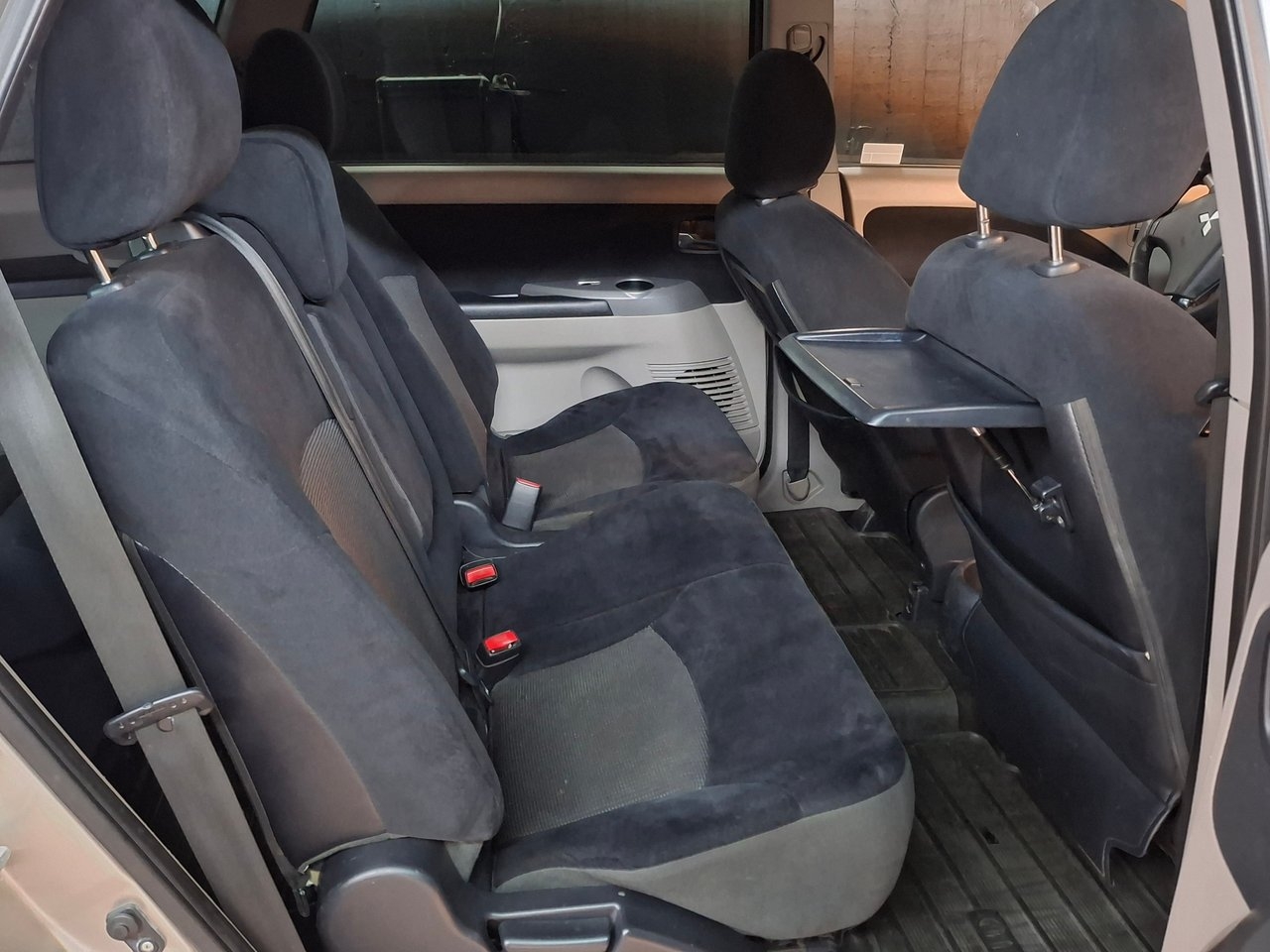 Mitsubishi Grandis 7-seater 2.0 Di-D DPF 2008, kuva 5/9