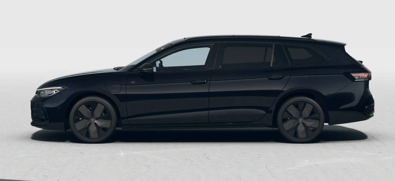 Volkswagen Passat R-Line Black Edition 2026, bild 2/8