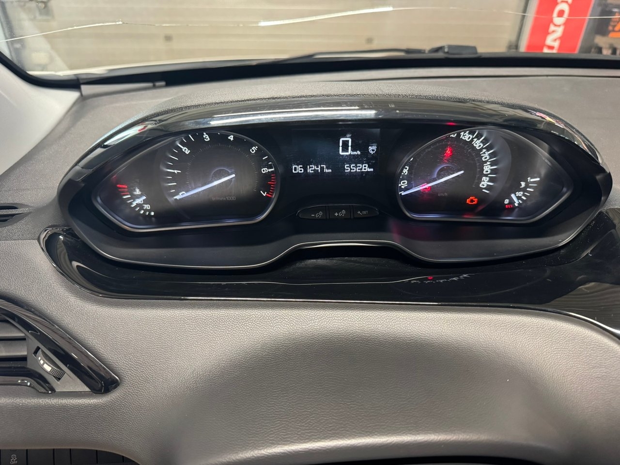Peugeot 208 ACTIVE PureTech 82hk -17 2017, bild 8/8