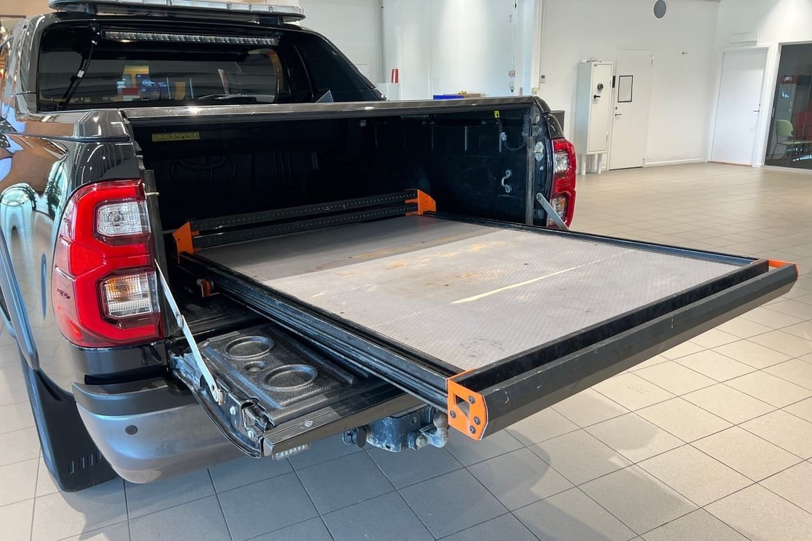 Toyota HiLux 2023, bild 7/26