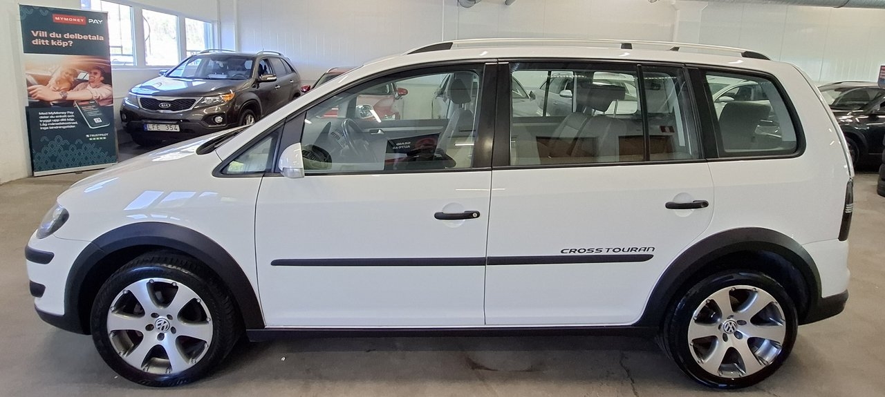 Volkswagen Touran 2009, photo 7/21