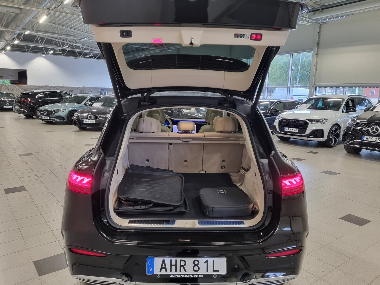 Mercedes-Benz EQS SUV 2023, bild 6/22