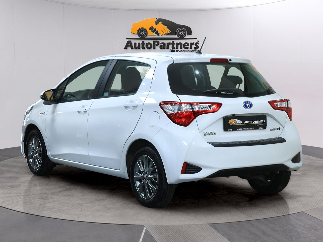 Toyota Yaris Hybrid e-CVT 2018, bild 5/16