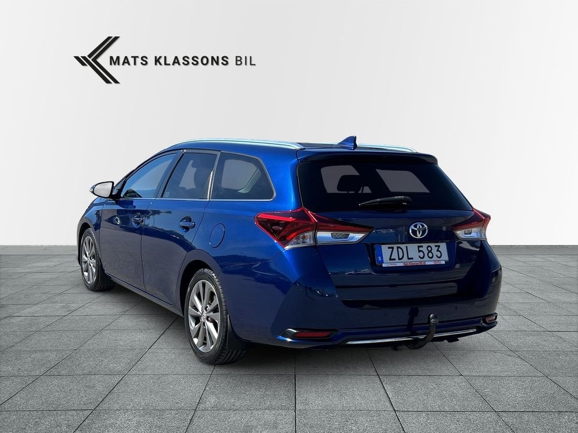 Toyota Auris 2018, photo 2/10