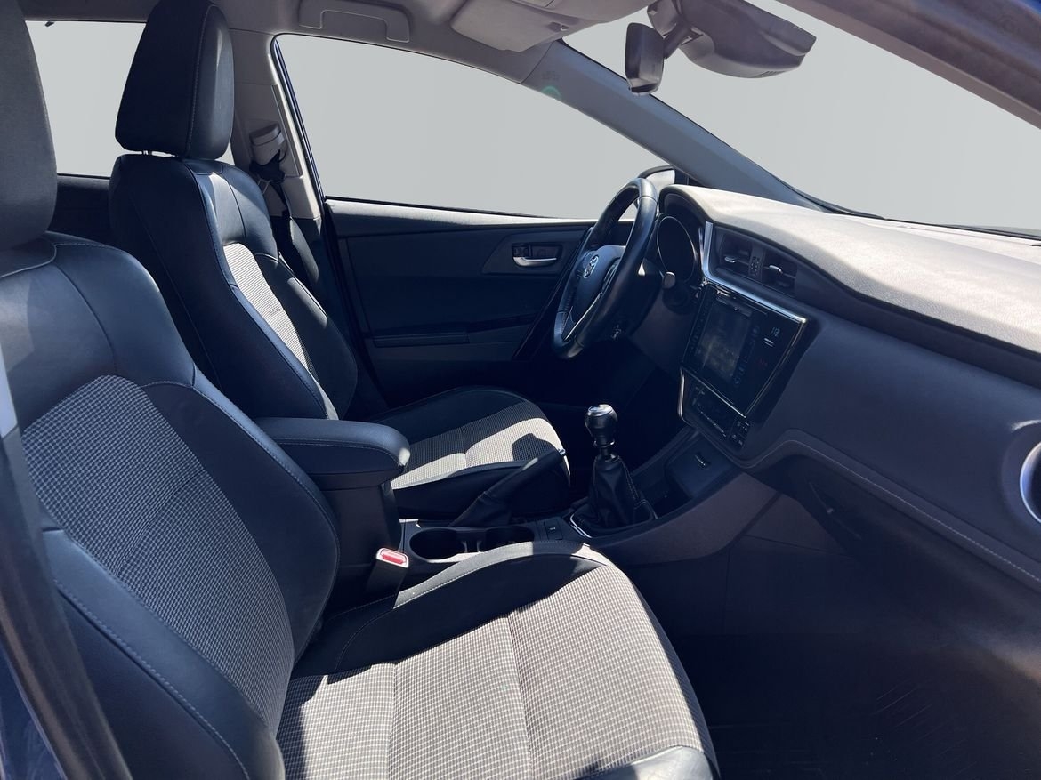 Toyota Auris 2018, photo 6/10