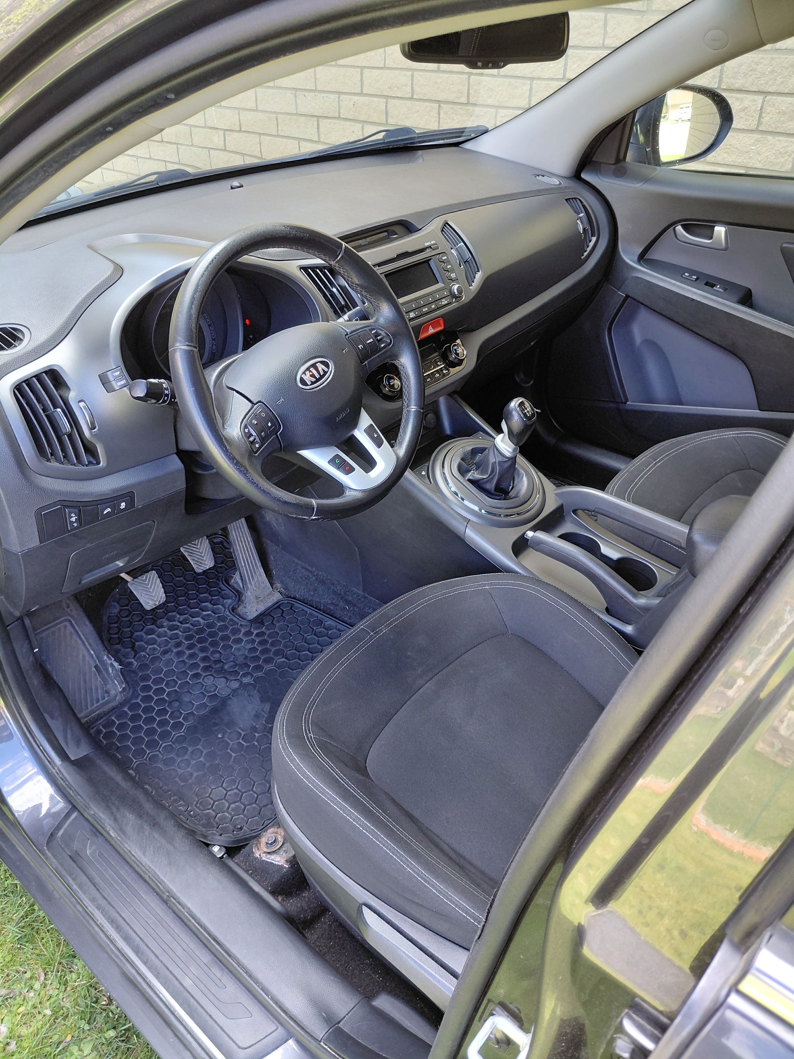 Kia Sportage 1.7 CRDi Manuell 2011, bild 3/8