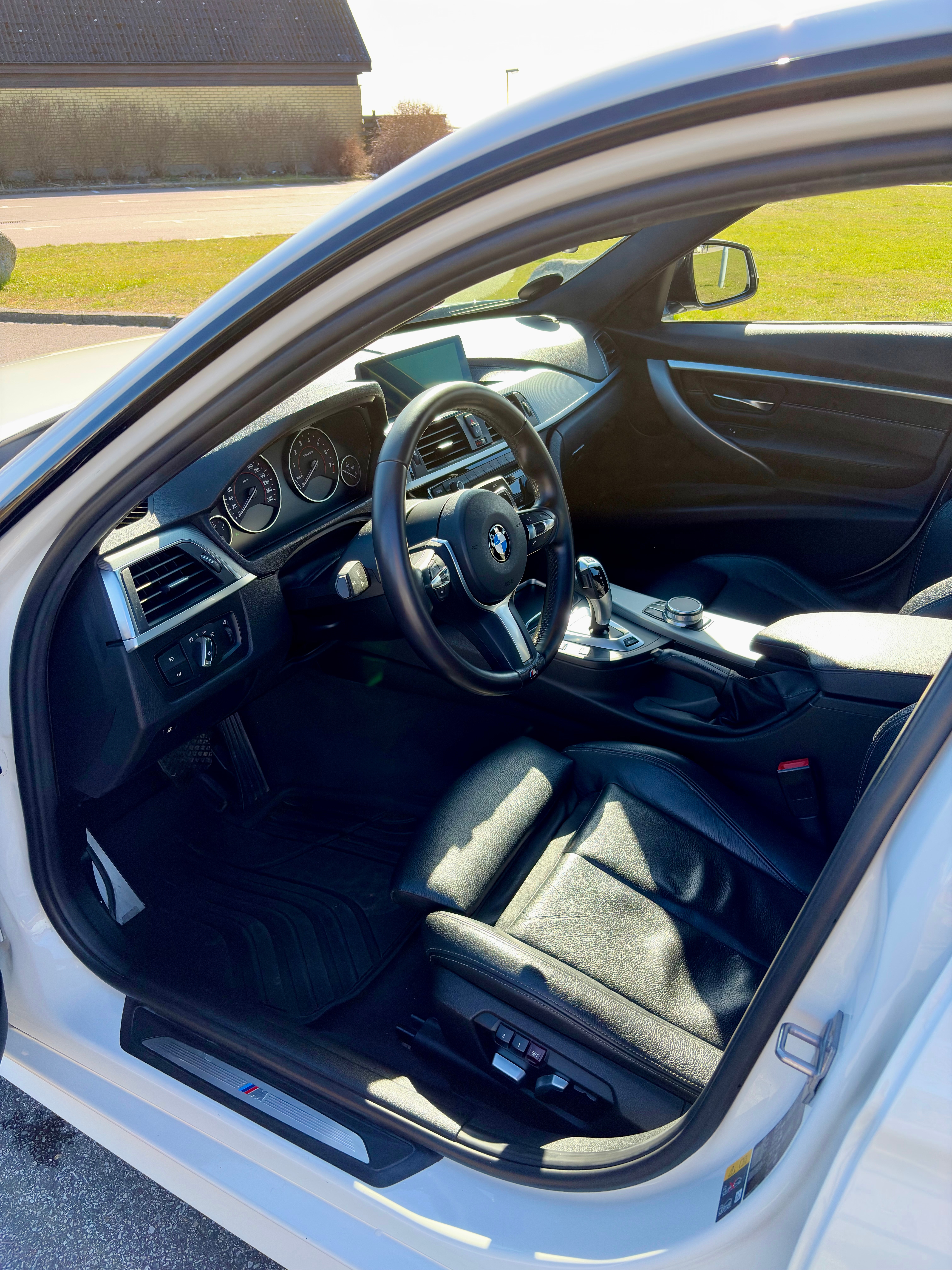 BMW 330 e 2018, bild 7/10