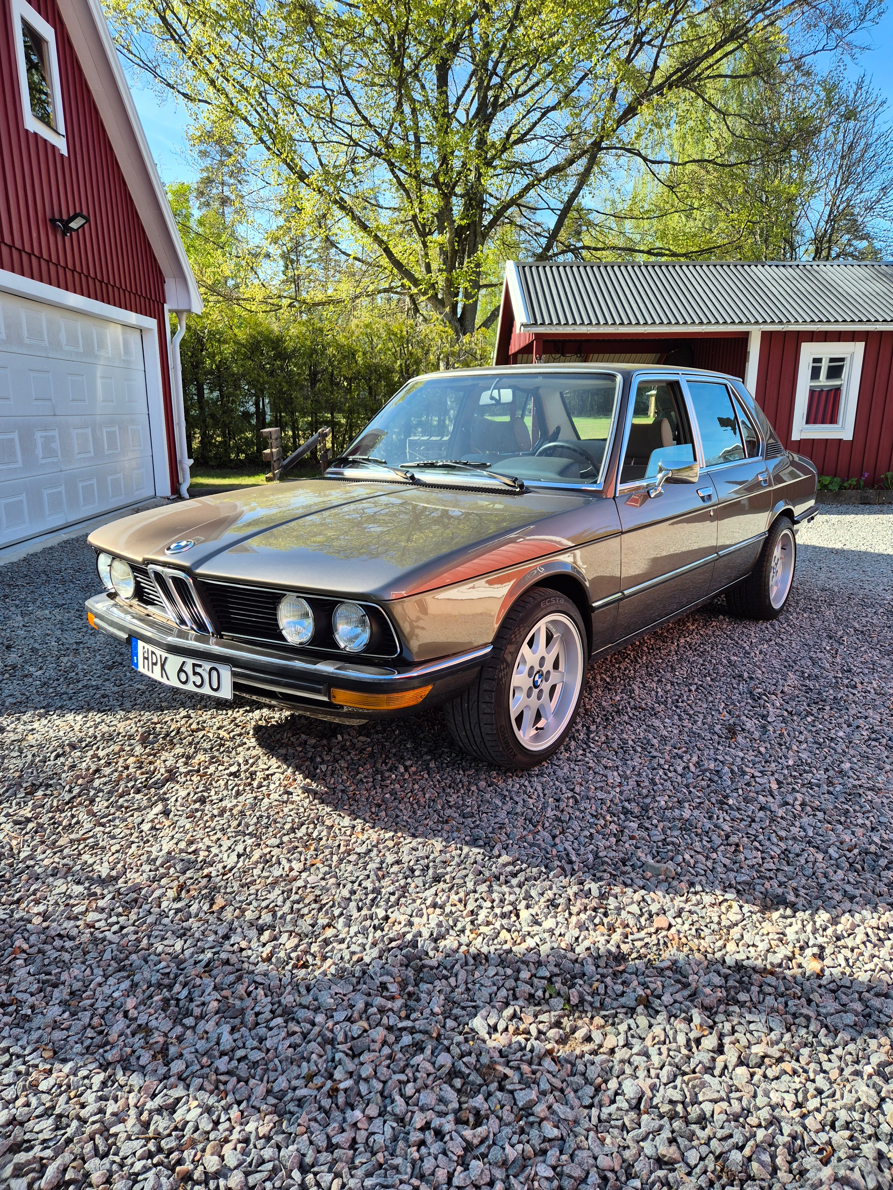 BMW 518