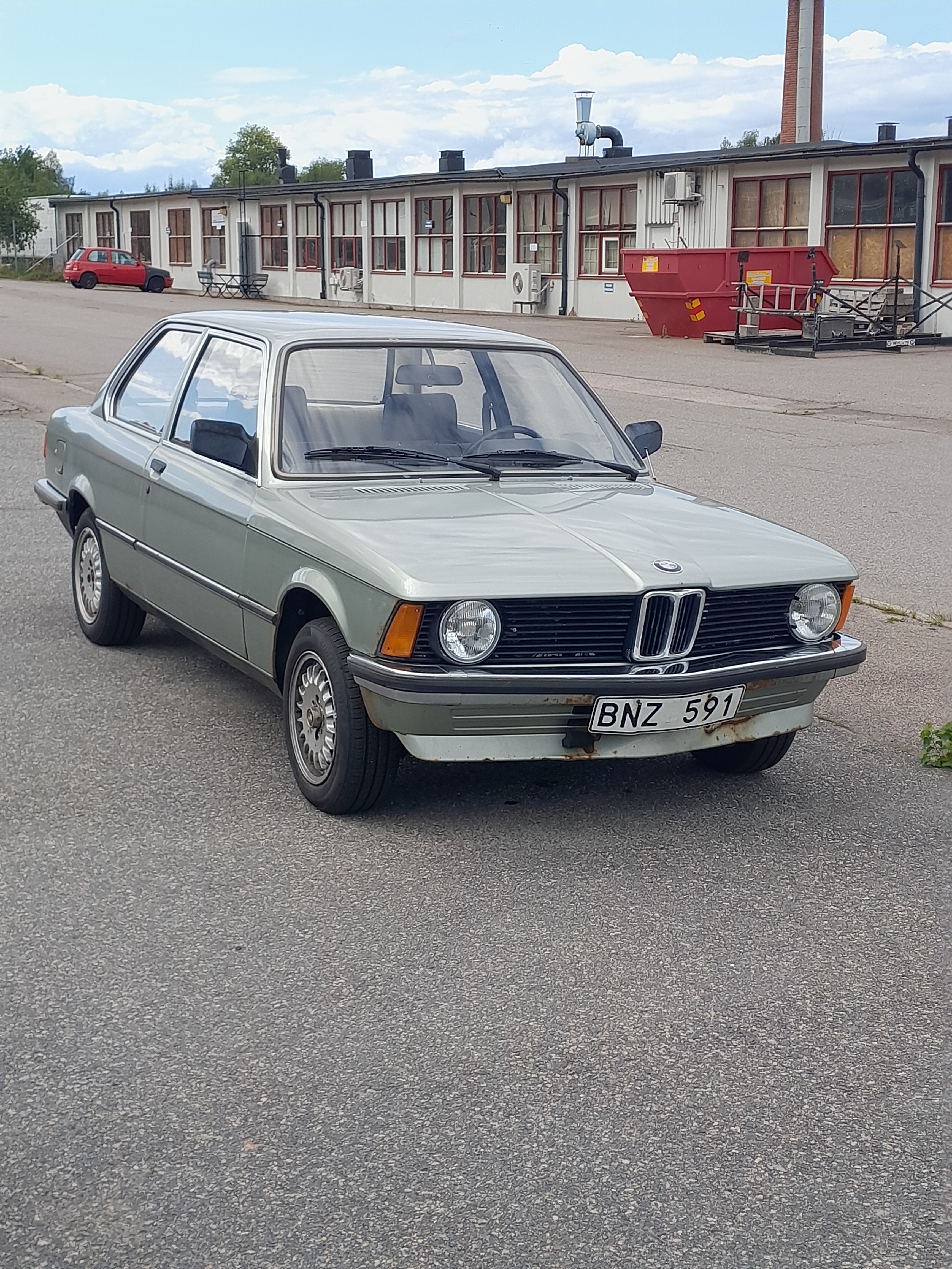 BMW 318 i Sedan Manuell 1983, bild 2/5