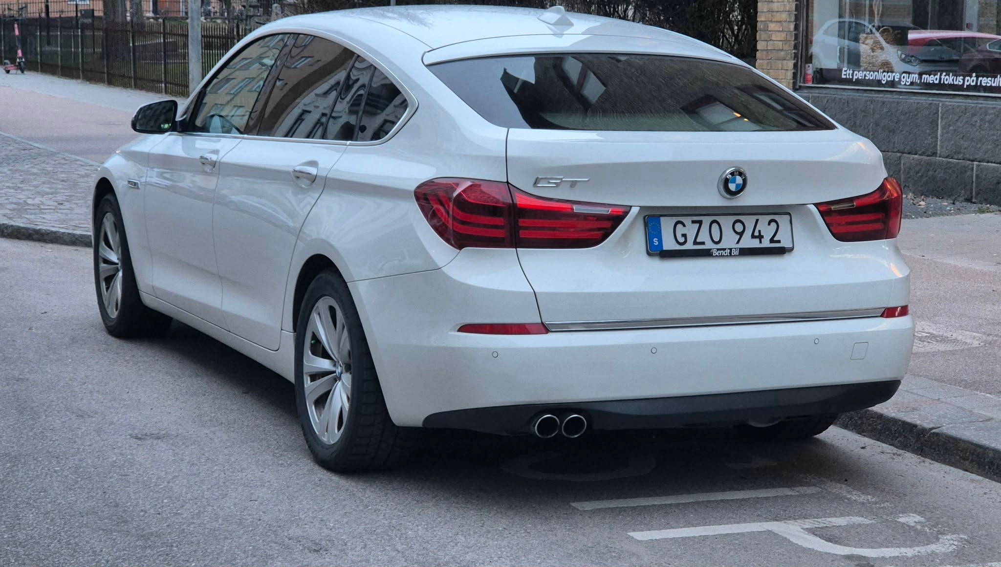 BMW 520 2014, bild 2/5
