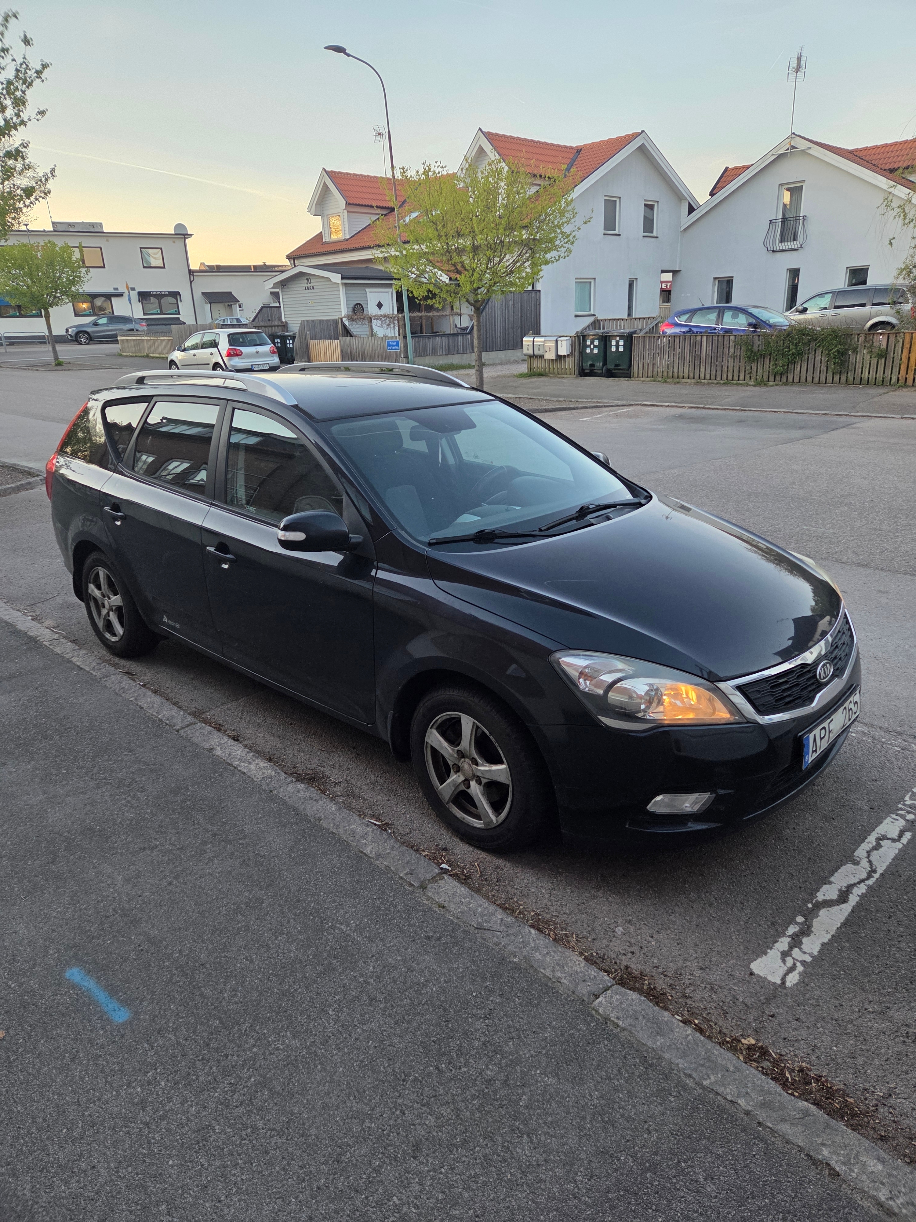 Kia Ceed _sw 1.6 CRDi Manuell 2010, bild 4/10