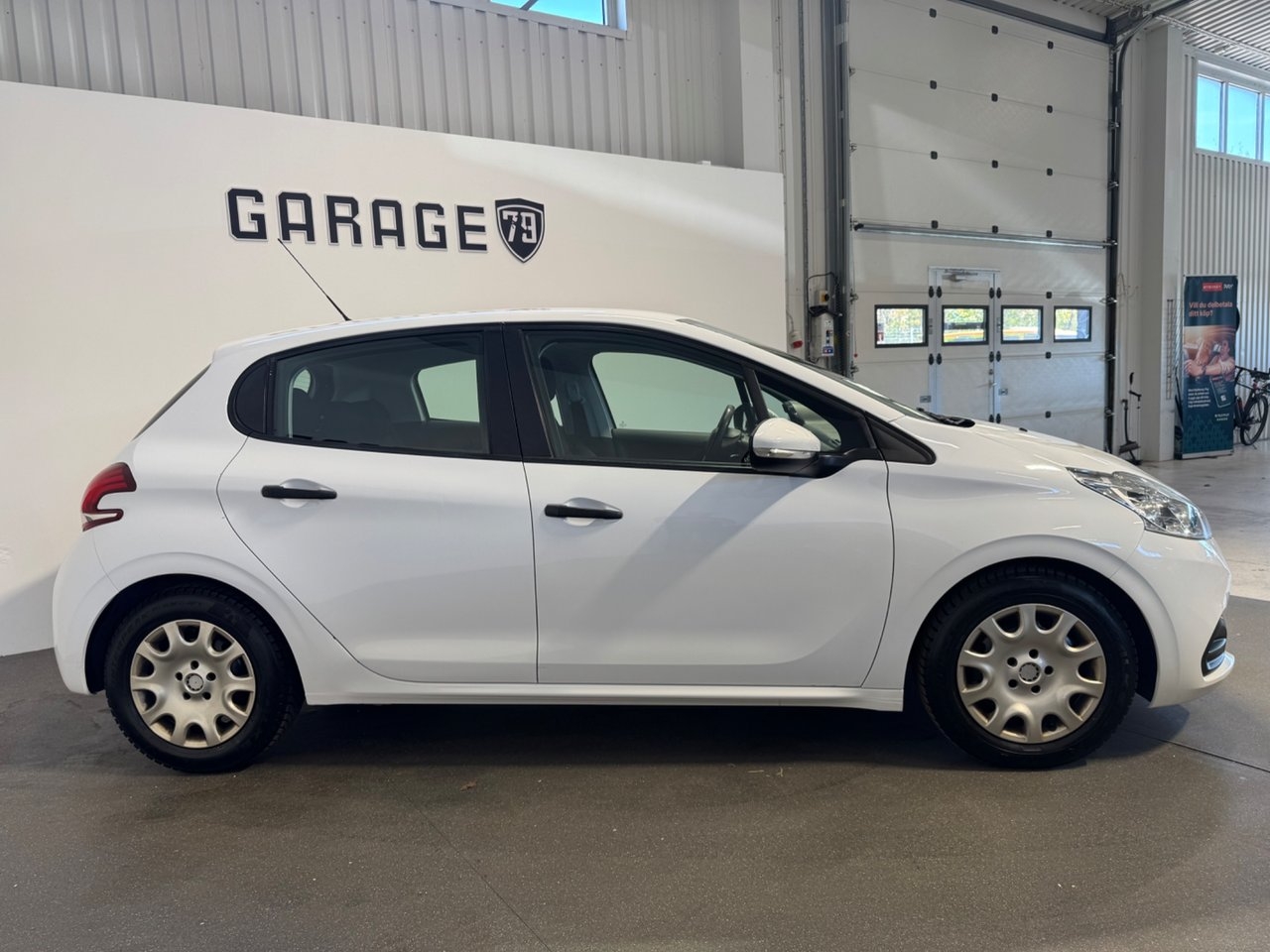 Peugeot 208 5-dörrar 1.0 PureTech 2016, bild 2/23