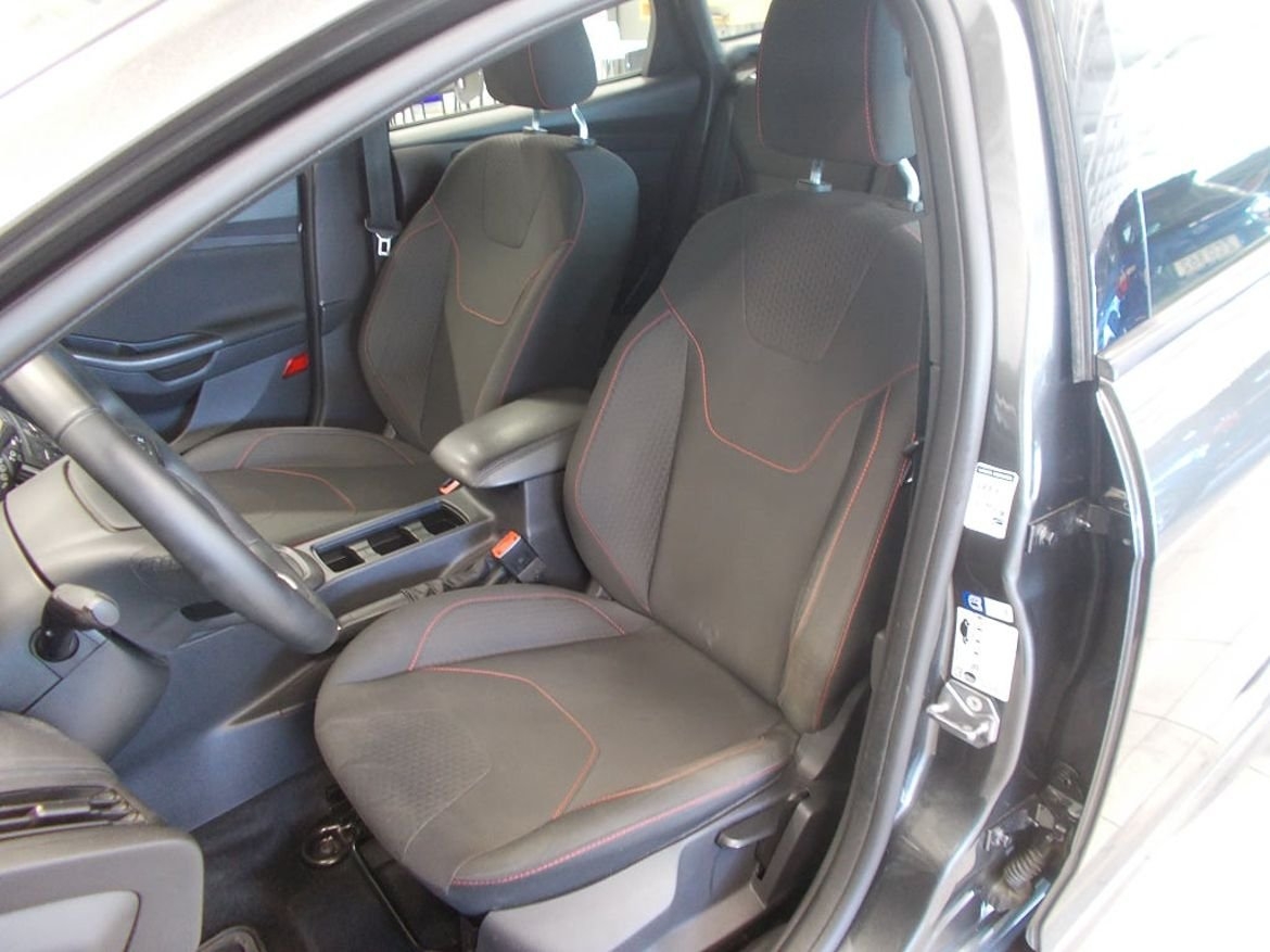 Ford Focus 2018, bild 6/10