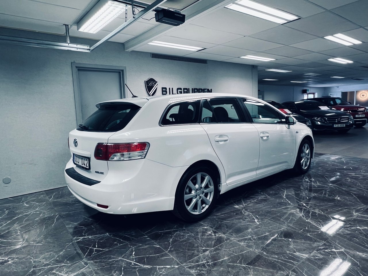 Toyota Avensis 2.2 D-4D Business 2009, bild 3/10