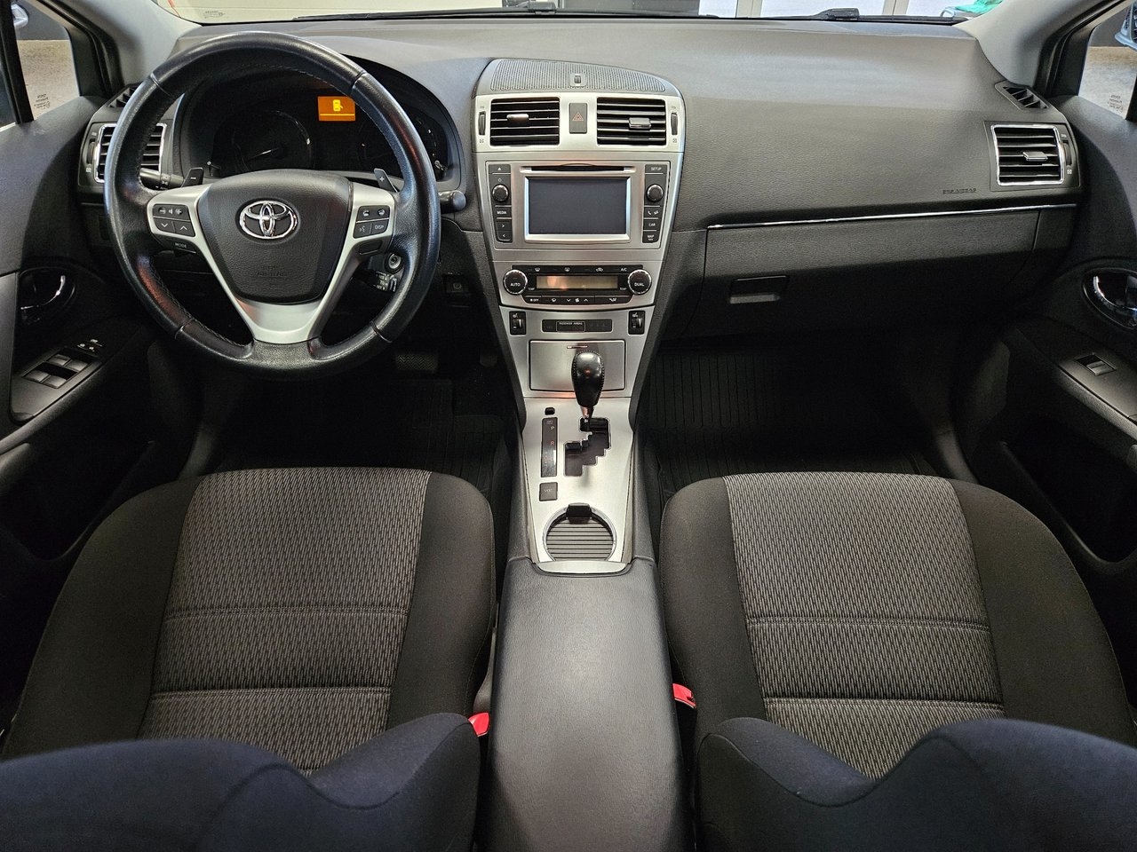 Toyota Avensis 2015, bild 7/10