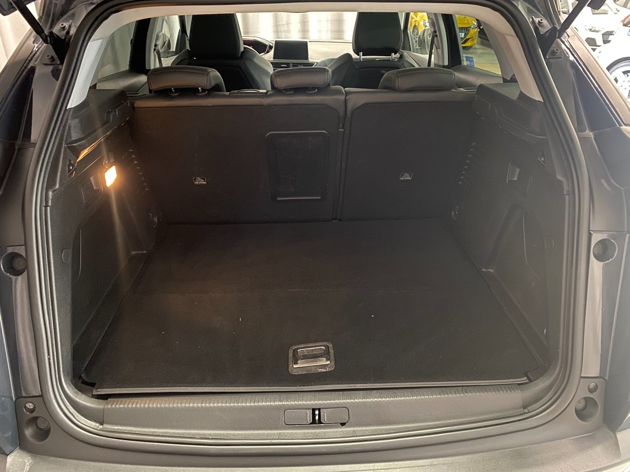Peugeot 3008 Allure Plug-In Hybrid 225hk 2020, bild 7/10