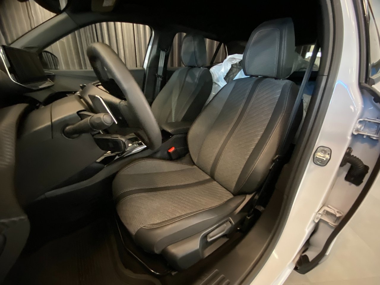 Peugeot 2008 2025, bild 7/10